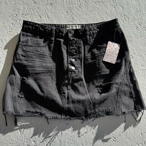 Free People We The Free Black Wash Denim Mini Skirt Size 31 Distressed A-Line